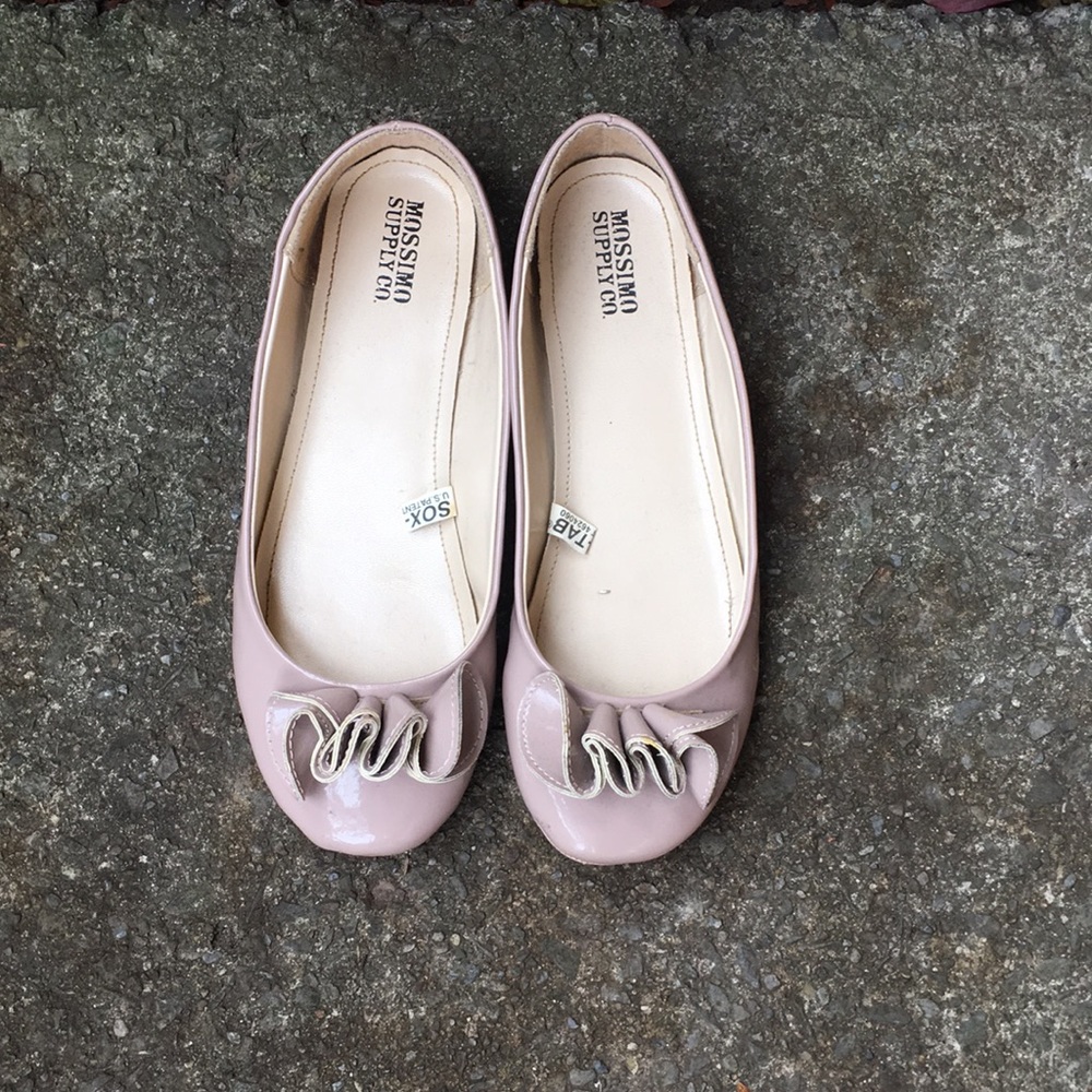 Mossimo flats - Picture 2 of 4